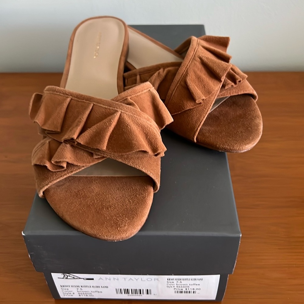 Ann Taylor Brown Toffee Suede Ruffle Slides Flats Size 7.5